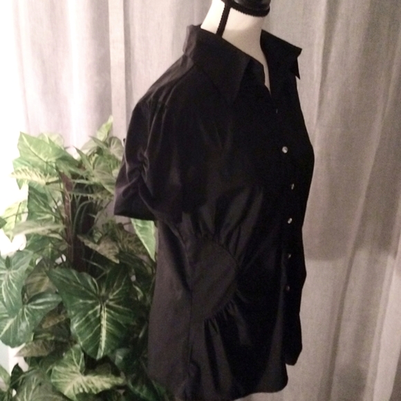 ⚜️ Dots Button Up Blouse - Picture 3 of 10